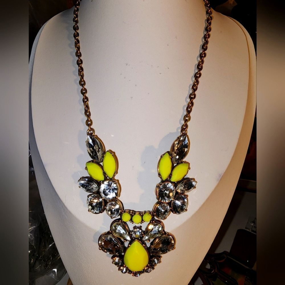 J Crew Elegant Yellow and Silver Statement Necklace 16"+3"